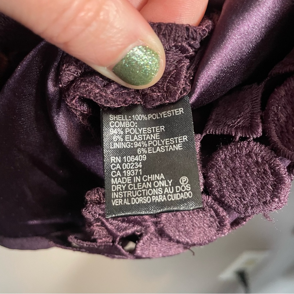 Tahari ASL sleeveless lace dress in a dark purple or plum - Picture 9 of 12